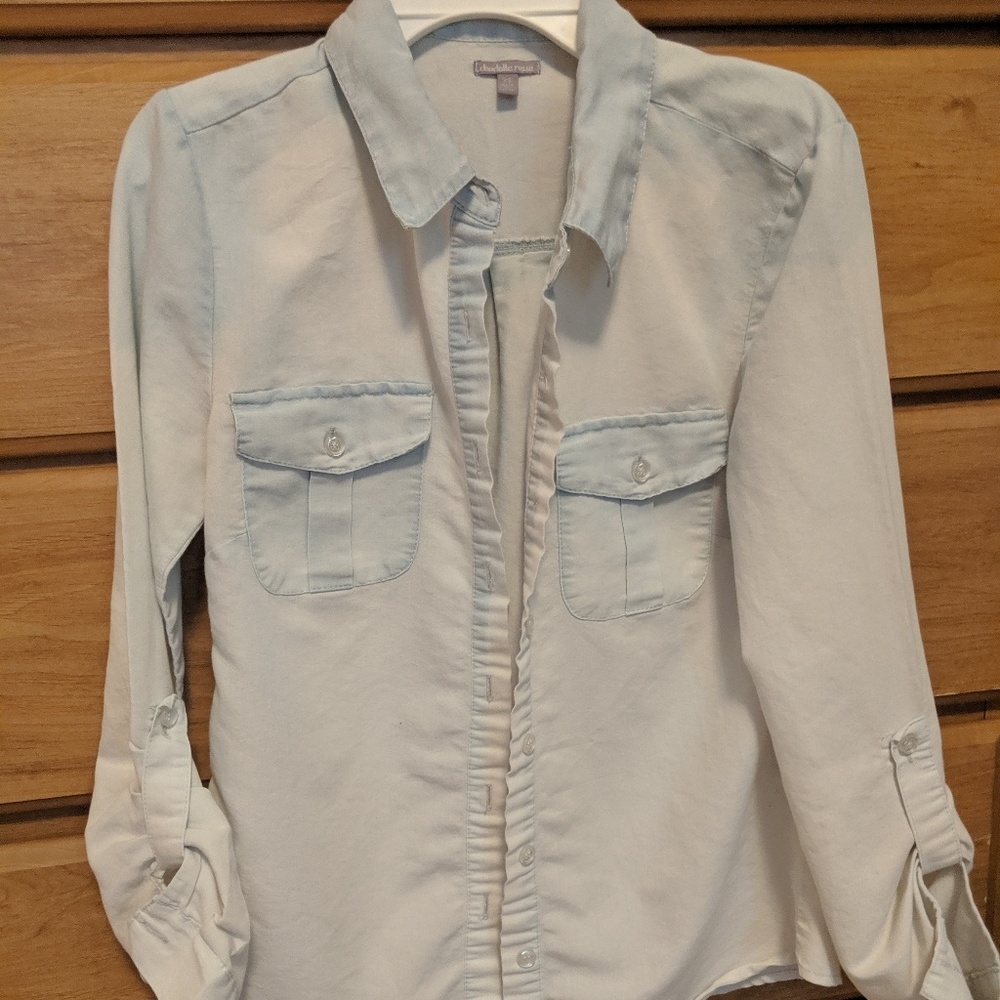 Cute button up shirt